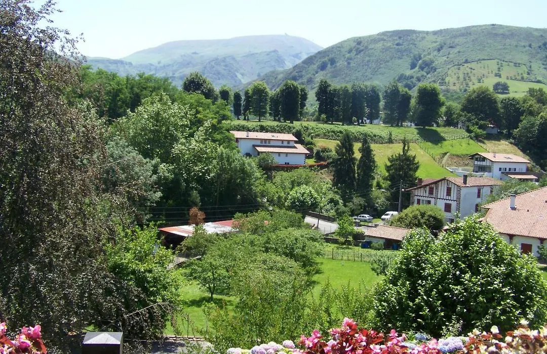 Etxe goxoan chambres d'hôtes avec cuisine été équipée commune et jaccuzi-1